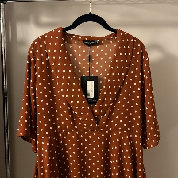 Polka dot orange dress Pretty Little Thing NWT size 10 - Picture 3 of 3